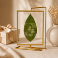 Personalisiertes Lorbeerblatt mit Foto-Gravur im Gold-Float-Rahmen
